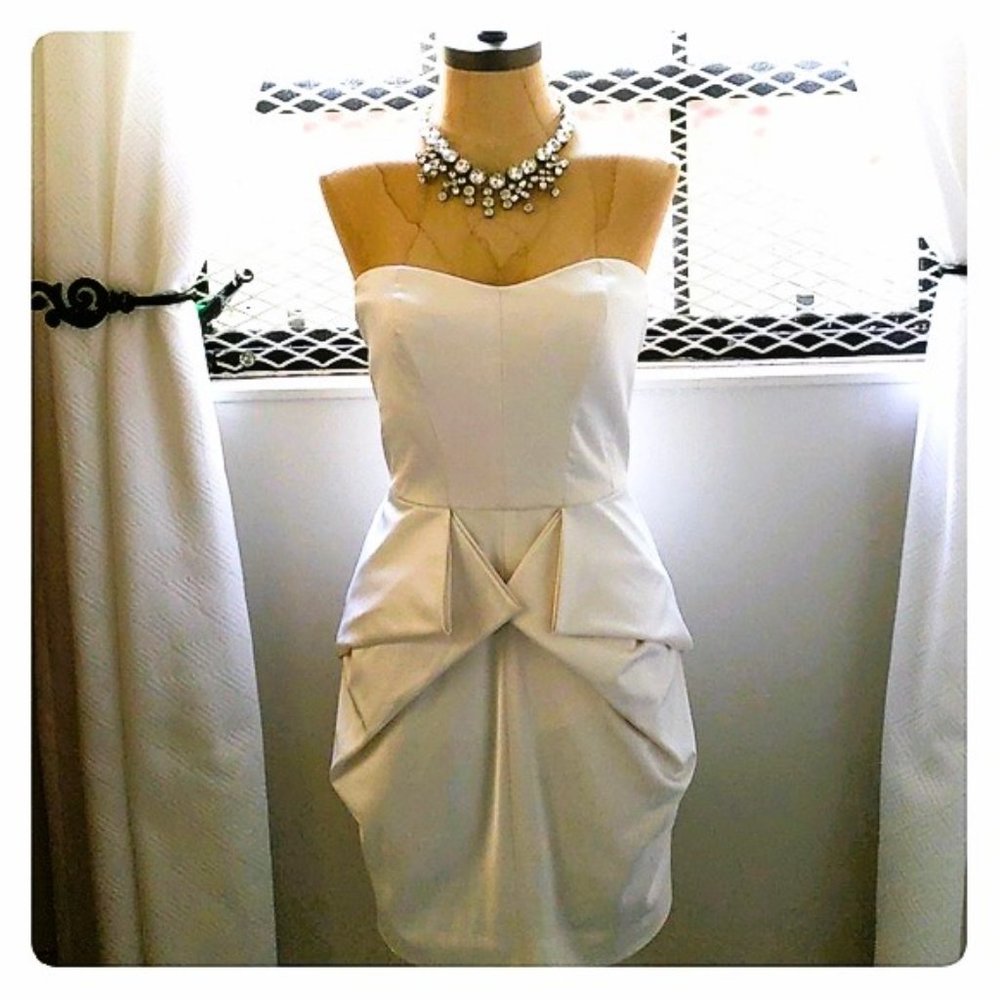 BCBGeneration Strapless Pleated Origami Dress - Sateen White - Size 0